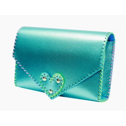 https://www.carmenittta.ro/uploads/products/2019W21/metallic-blue-leather-handmade-bag-carmenittta-0029-gallery-1-500x500.jpg