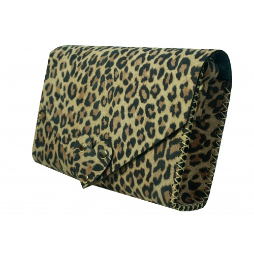 https://www.carmenittta.ro/uploads/products/2019W22/animal-print-suede-leather-handmade-bag-carmenittta-0034-gallery-1-500x500.jpg