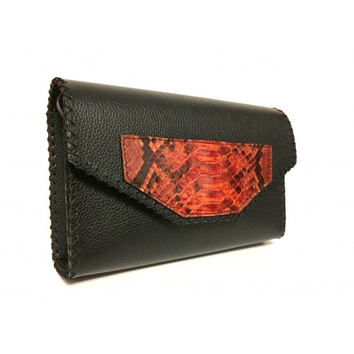 https://www.carmenittta.ro/uploads/products/2021W08/phyton-snake-leather-detail-on-black-leather-bag-0102-gallery-1-500x500.jpg