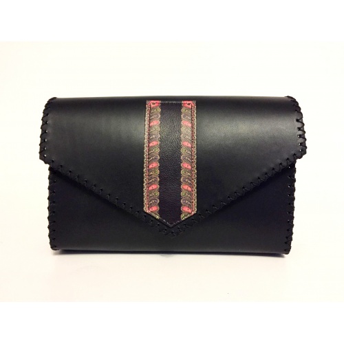 https://www.carmenittta.ro/uploads/products/2021W08/traditional-print-leather-detail-on-black-leather-bag-carmenittta-0103-gallery-1-500x500.jpg