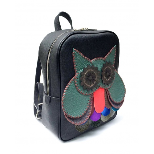 https://www.carmenittta.ro/uploads/products/2021W22/handmade-green-owl-on-black-leather-backpack-by-carmenittta-0124-gallery-1-500x500.jpg