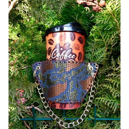 https://www.carmenittta.ro/uploads/products/2022W07/handsewn-snakeprinted-leather-coffee-holder-0157-gallery-1-500x500.jpg