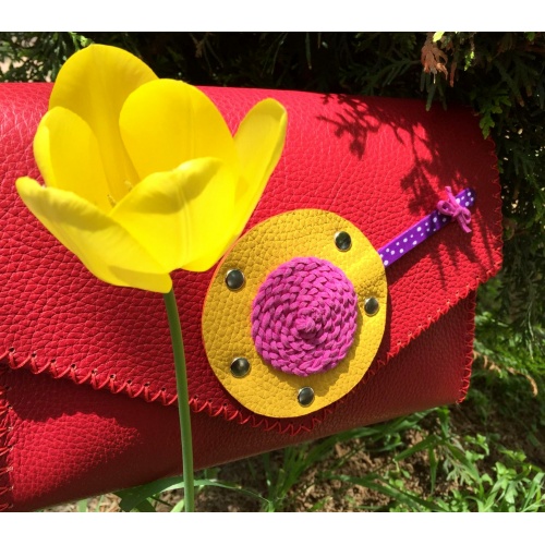 https://www.carmenittta.ro/uploads/products/2022W19/handmade-red-leather-lollypop-bag-carmenittta-0195-gallery-1-500x500.jpg