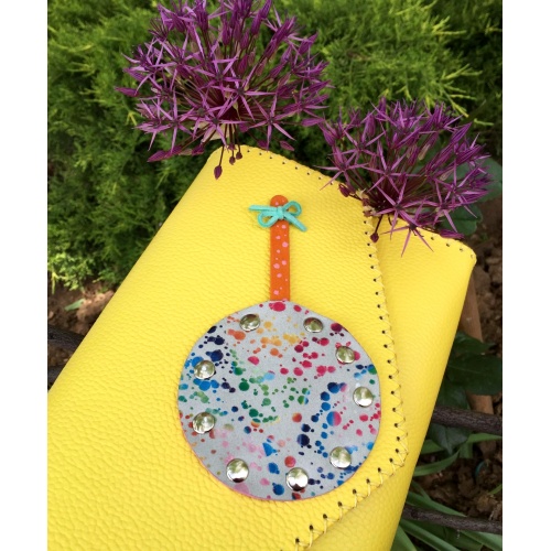 https://www.carmenittta.ro/uploads/products/2022W19/handmade-yellow-leather-lollypop-bag-carmenittta-0196-gallery-1-500x500.jpg