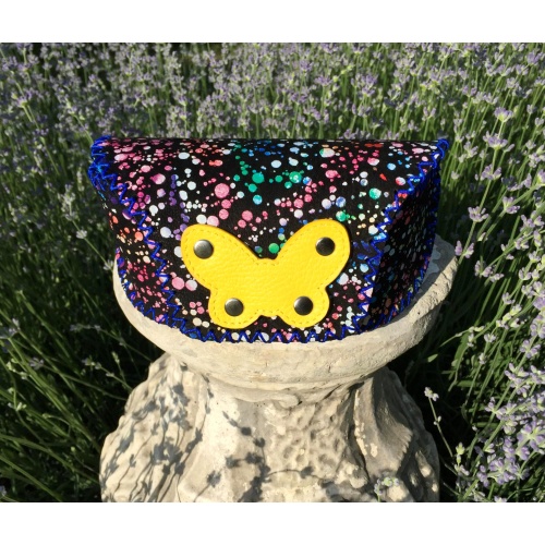 https://www.carmenittta.ro/uploads/products/2022W24/colorful-printed-black-camoscio-leather-with-a-yellow-butterfly-sunglasses-handsewn-case-0204-gallery-1-500x500.jpg