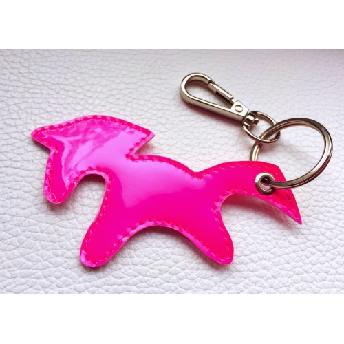 https://www.carmenittta.ro/uploads/products/2023W01/hot-pink-patent-leather-unicorn-keychain-0234-gallery-1-500x500.jpg