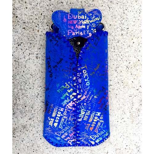 https://www.carmenittta.ro/uploads/products/2023W16/city-break-traveling-printed-blue-suede-leather-handsewn-phonecase-0253-gallery-1-500x500.jpg